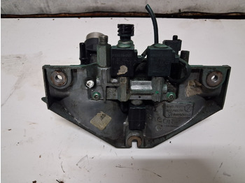 Motor y piezas para Camión VOLVO PODSTAWA FILTRÓW PALIWA VOLVO FH FM 4 RENAULT GAMA T C K RANGE: foto 3