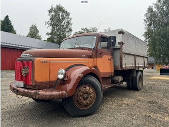 Camión caja abierta VOLVO
