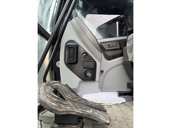 Excavadora de cadenas HYUNDAI HX220HD: foto 4