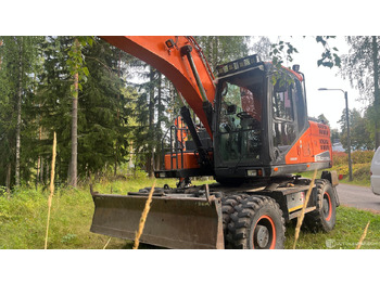 Excavadora de ruedas DOOSAN
