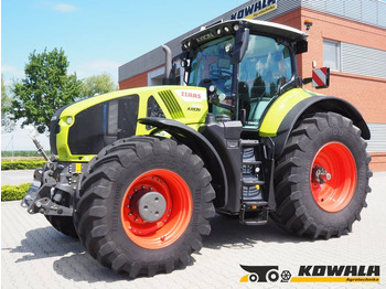 Tractor CLAAS Axion 920