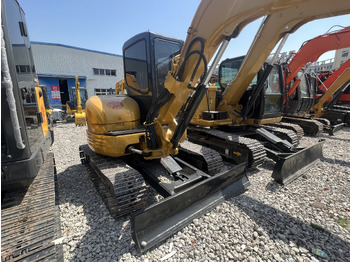 Miniexcavadora CATERPILLAR