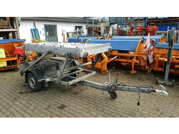 Remolque Verkehrsleitanhänger Mersch Nissen Trebbiner Horizont: foto 2 Remolque Verkehrsleitanhänger Mersch Nissen Trebbiner Horizont: foto 2