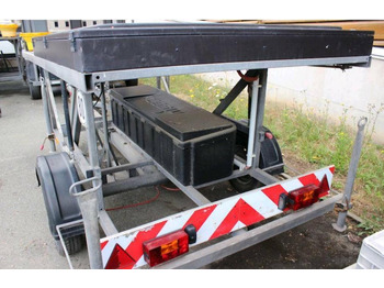 Remolque Verkehrsleitanhänger Mersch Nissen Trebbiner Horizont: foto 3 Remolque Verkehrsleitanhänger Mersch Nissen Trebbiner Horizont: foto 3
