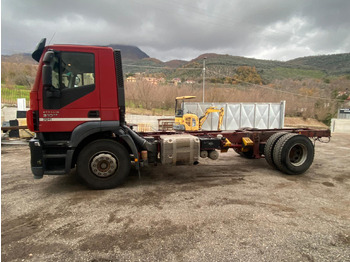 Camión chasis IVECO STRALIS 190S31: foto 2