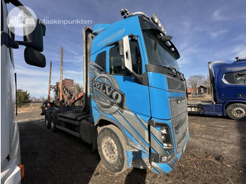 Camión forestal VOLVO FH16 750