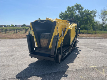 Pavimentadora de asfalto BOMAG