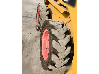 Minicargadora CATERPILLAR 226B: foto 4 Minicargadora CATERPILLAR 226B: foto 4