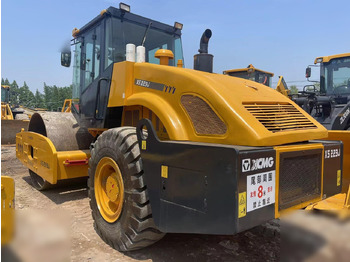 Rodillo XCMG XS223J