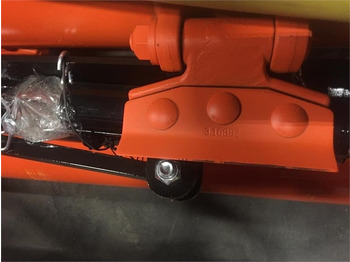 Arrendamiento de Perfect KM-300 Front og Bagmontering  Perfect KM-300 Front og Bagmontering: foto 4 Arrendamiento de Perfect KM-300 Front og Bagmontering  Perfect KM-300 Front og Bagmontering: foto 4