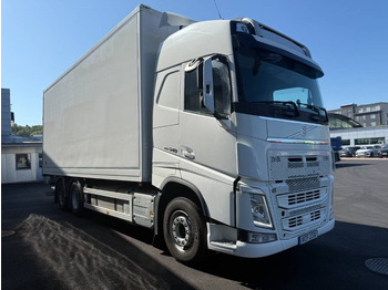 Camión caja cerrada VOLVO FH 540