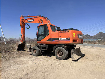 Excavadora de ruedas DOOSAN