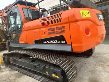 Arrendamiento de  Used Excavator Doosan DX300 Excavators Mini Equipment Earth Moving Machinery Doosan Digger Excavator for Sale Used Excavator Doosan DX300 Excavators Mini Equipment Earth Moving Machinery Doosan Digger Excavator for Sale: foto 3