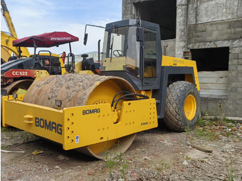 Apisonadora de asfalto BOMAG