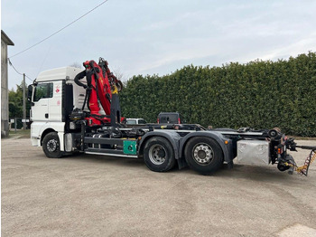 Camión multibasculante, Camión grúa MAN TGX 26.480 SCARRABILE CON GRU: foto 4 Camión multibasculante, Camión grúa MAN TGX 26.480 SCARRABILE CON GRU: foto 4