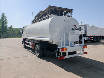 Arrendamiento de SINOTRUK Howo Water Tanker Click Here For DISCOUNT SINOTRUK Howo Water Tanker Click Here For DISCOUNT: foto 4