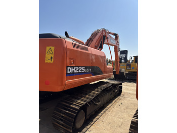 Excavadora de cadenas DOOSAN DH225
