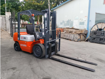 Carretilla elevadora diésel HELI k30 used diesel forklift Customizable mast clamps: foto 5 Carretilla elevadora diésel HELI k30 used diesel forklift Customizable mast clamps: foto 5