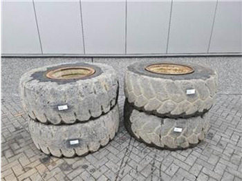 Neumáticos y llantas TEREX