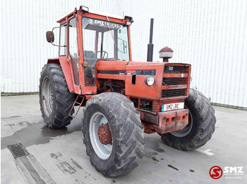 Tractor RENAULT