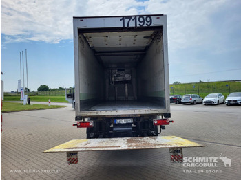 Arrendamiento de SCHMITZ Insulated/refrigerated box Taillift SCHMITZ Insulated/refrigerated box Taillift: foto 2