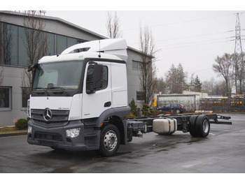 Camión chasis MERCEDES-BENZ Actros 1824
