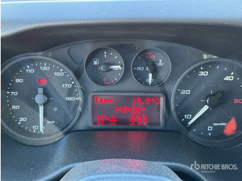 Camión caja cerrada 2019 Iveco Daily 70C18 4x2 Van Truck: foto 3