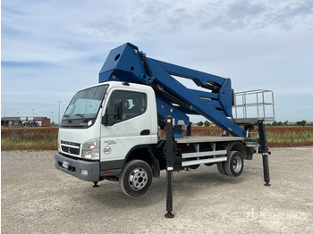 Camión con plataforma elevadora MITSUBISHI