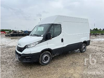 Camión caja cerrada IVECO Daily 35s12