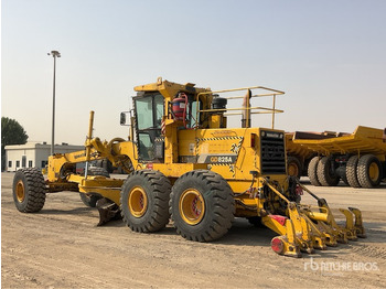 Grader 2011 Komatsu GD825A-2: foto 3