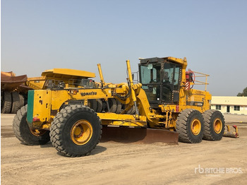 Grader 2011 Komatsu GD825A-2: foto 2