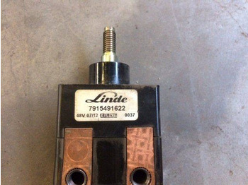 Conmutador en la columna de dirección para Equipo de manutención Emergency stop switch for Linde L14-16, Series 372: foto 3