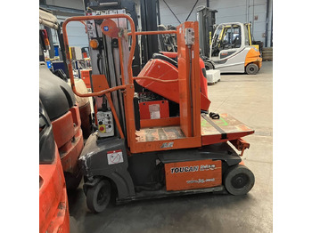 Plataforma de mástil vertical JLG