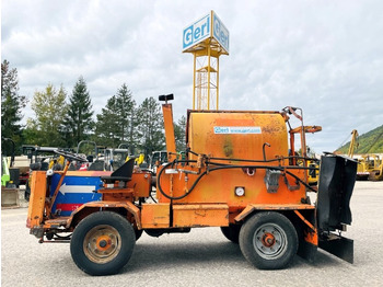 Cisterna de riego asfáltico