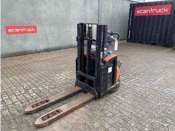 Equipo de almacén TOYOTA