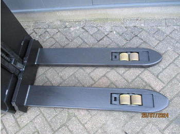 Apilador BT SWE 080L: foto 4 Apilador BT SWE 080L: foto 4