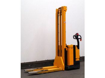 Apilador JUNGHEINRICH EJC