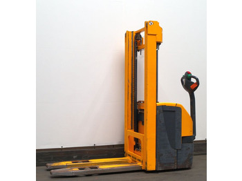 Apilador JUNGHEINRICH EJC