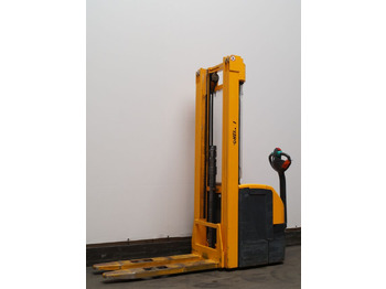 Apilador JUNGHEINRICH EJC