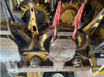 Cabezal de maíz New Holland 490 FIE: foto 4