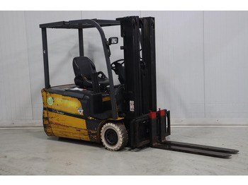 Carretilla elevadora eléctrica TCM