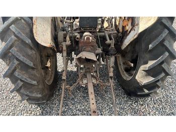 Tractor David Brown 880 Med defekt køler: foto 4