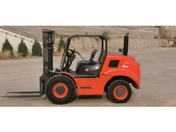 Arrendamiento de QINGDAO PROMISING 3T 4WD Rough Terrain Forklift CPCD30 QINGDAO PROMISING 3T 4WD Rough Terrain Forklift CPCD30: foto 2