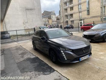 Coche familiar PEUGEOT