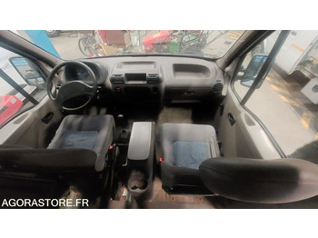 Furgón RENAULT MASTER II L2H2 94527 kms 1998: foto 5