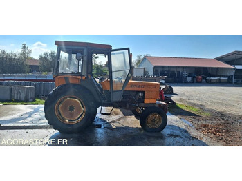 Tractor RENAULT