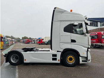 Cabeza tractora Iveco S-WAY 460 4X2 EURO 6 SKIRTS DOUBLE TANK: foto 4 Cabeza tractora Iveco S-WAY 460 4X2 EURO 6 SKIRTS DOUBLE TANK: foto 4