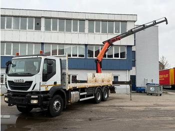Camión caja abierta IVECO Trakker