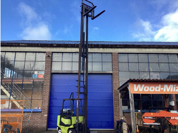 Carretilla elevadora 1999 CLARK CGC30 FORKLIFT 7300 MM: foto 3 Carretilla elevadora 1999 CLARK CGC30 FORKLIFT 7300 MM: foto 3