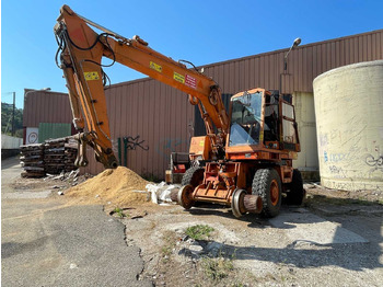 Excavadora de ruedas CASE